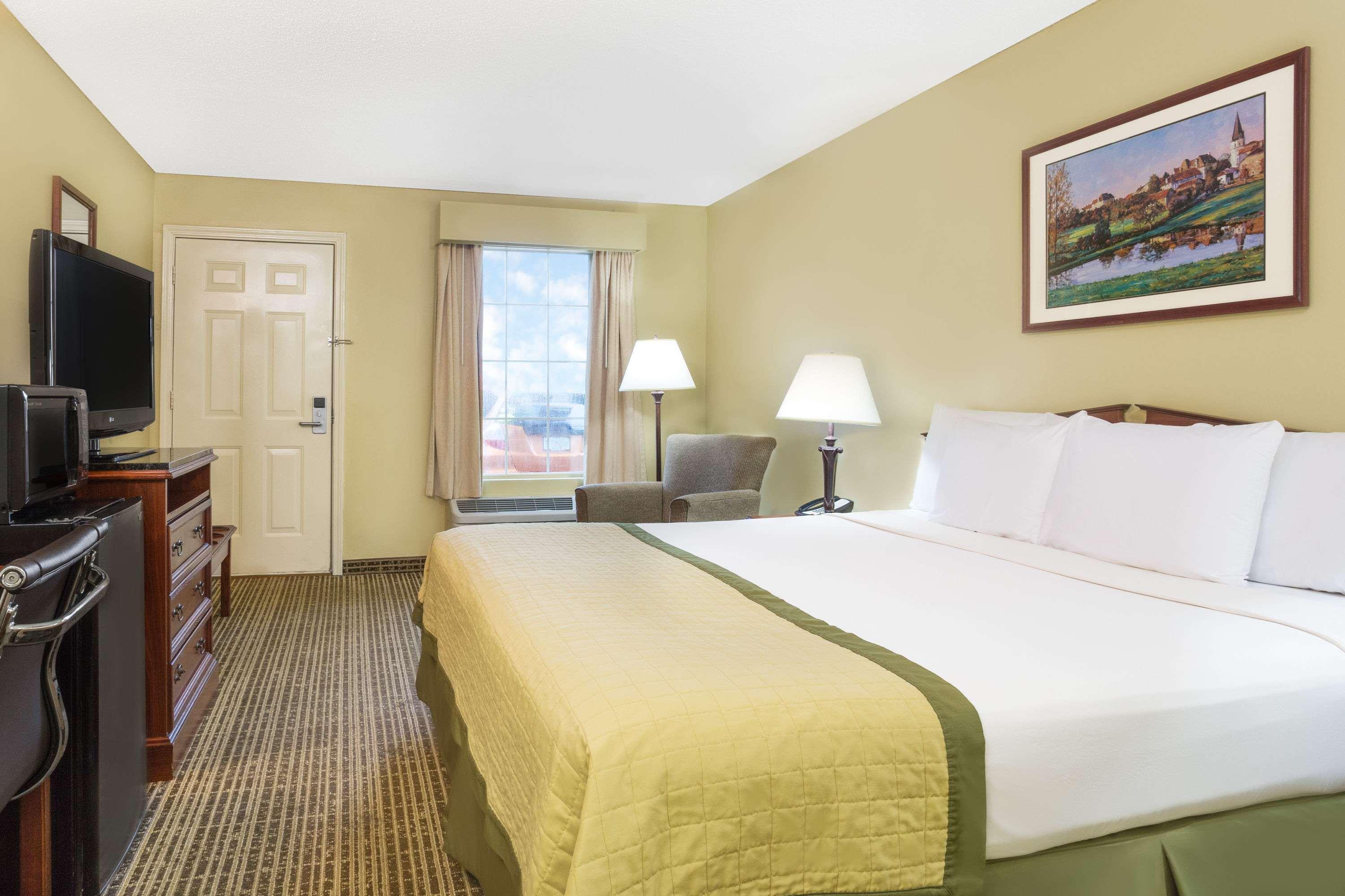 Baymont By Wyndham Thomasville Extérieur photo