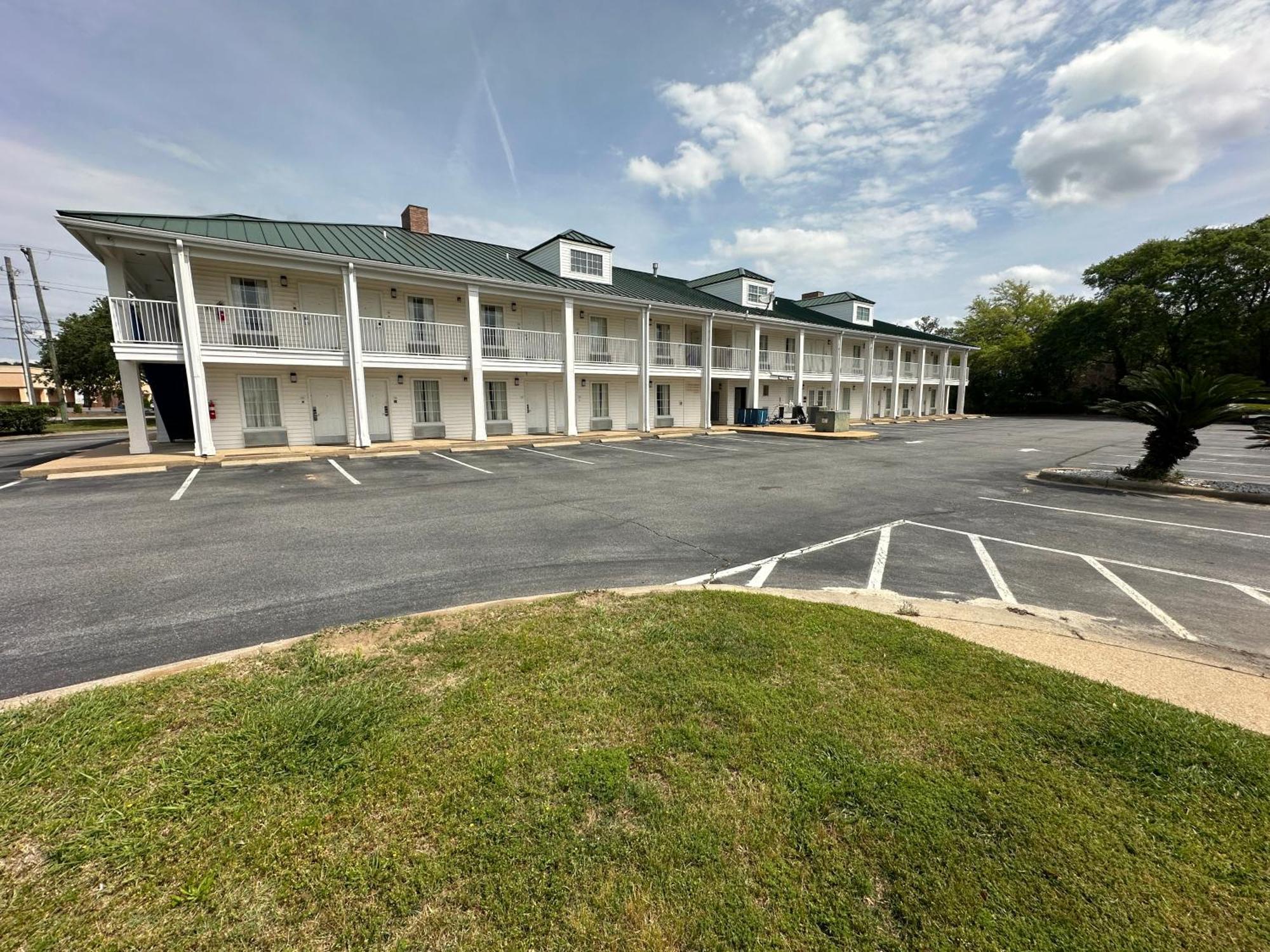 Baymont By Wyndham Thomasville Extérieur photo
